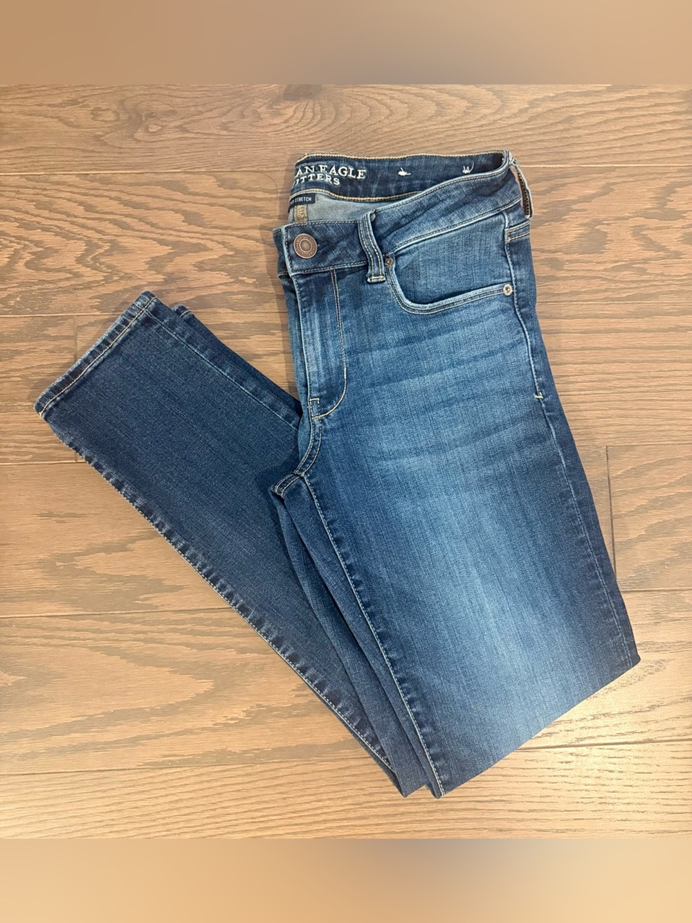American Eagle Super Stretch Jeans | Medium Blue | Size 8 Regular